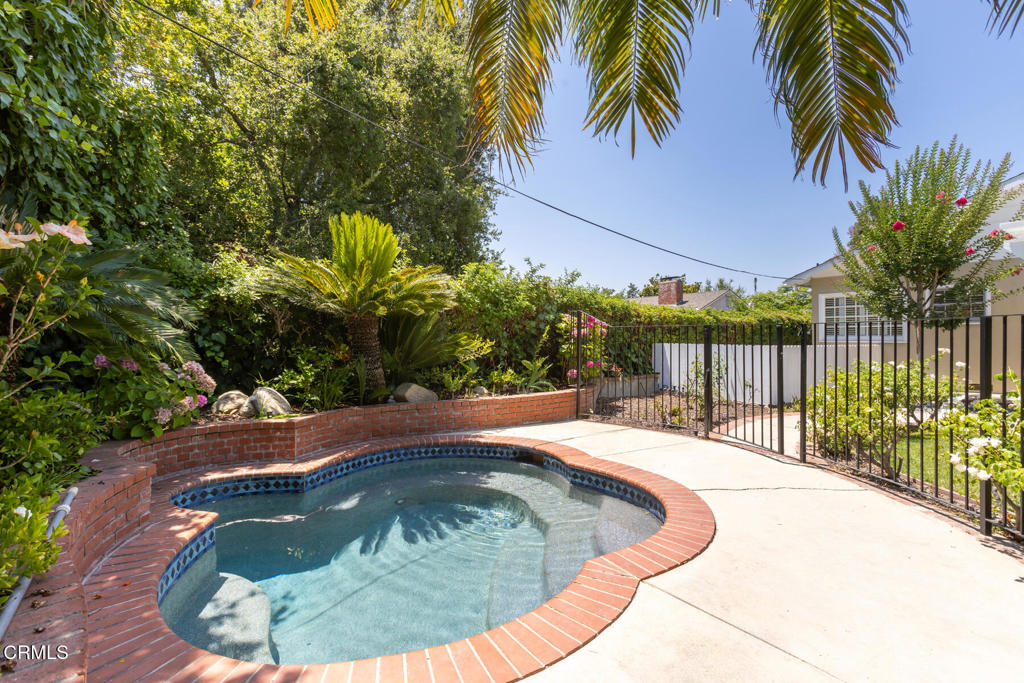 4650 Encinas Drive