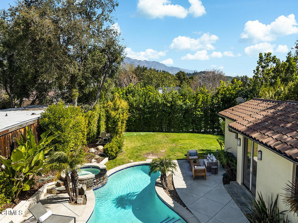 5186 La Canada Boulevard