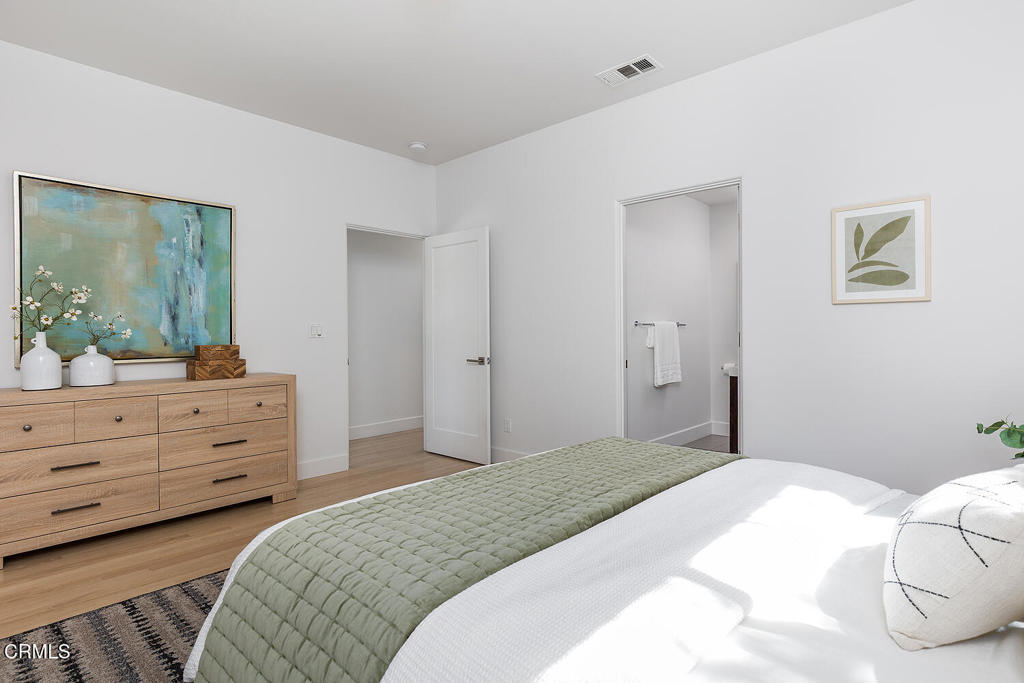 5186 La Canada Boulevard