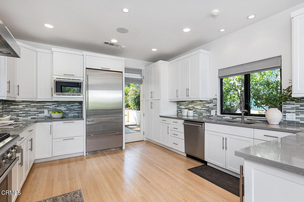 5186 La Canada Boulevard