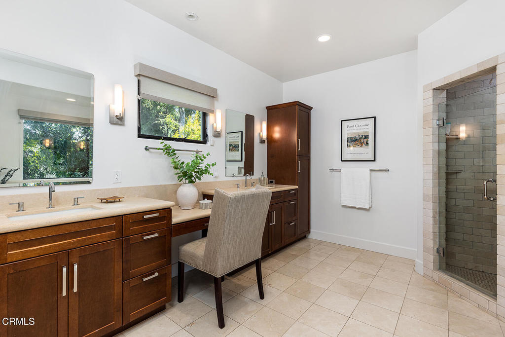 5186 La Canada Boulevard