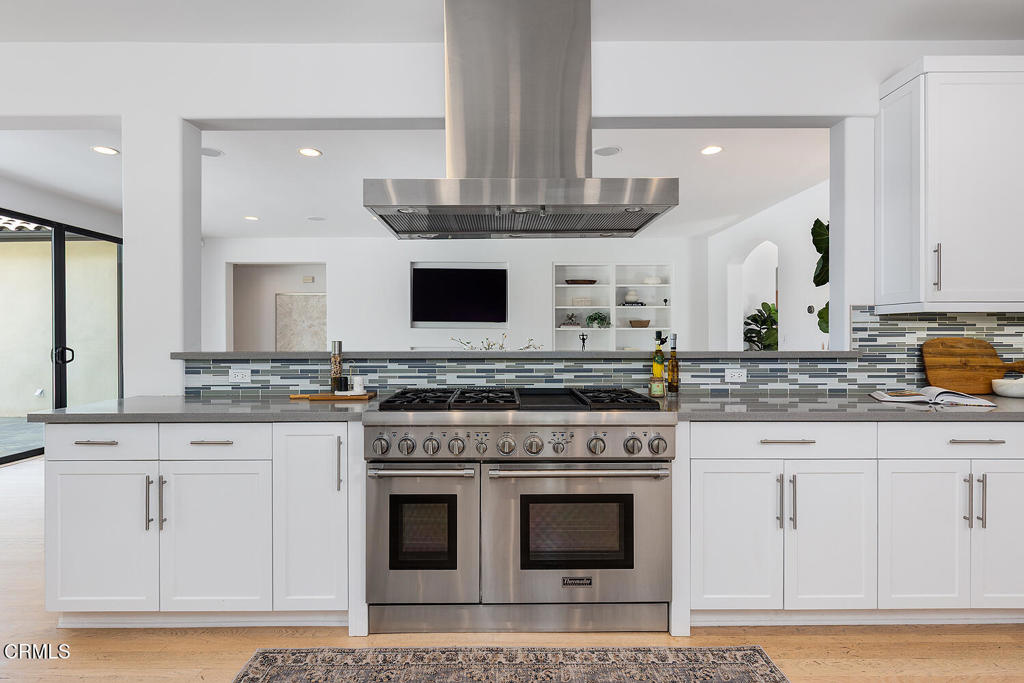 5186 La Canada Boulevard