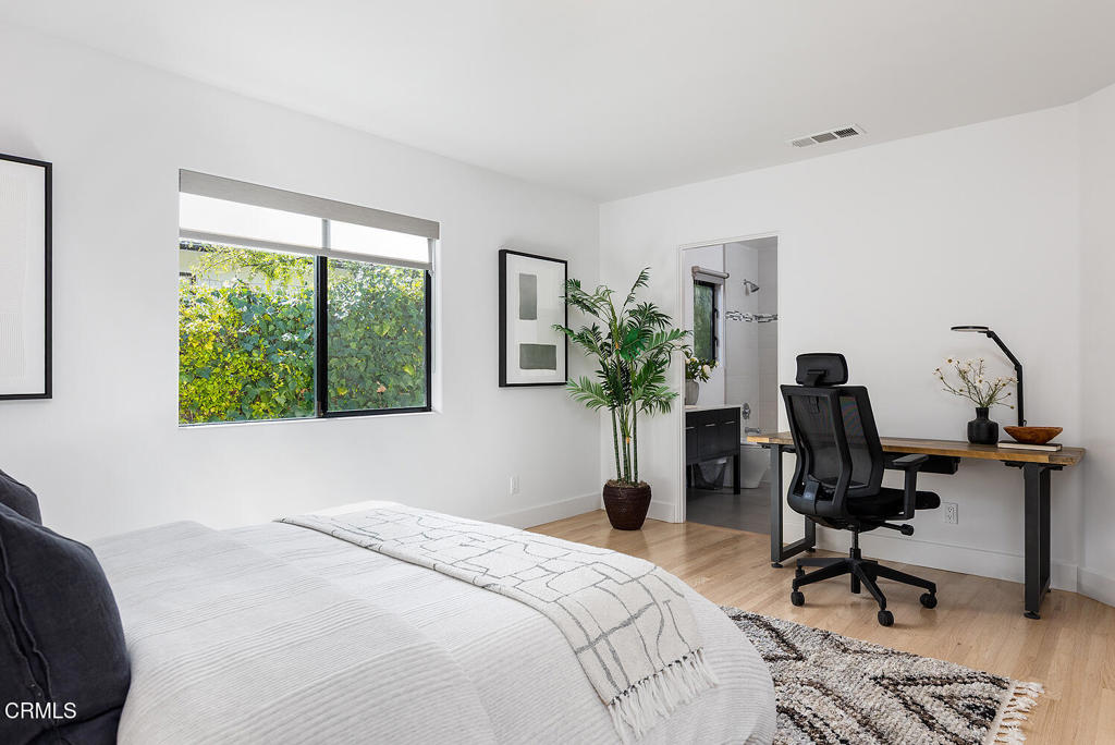 5186 La Canada Boulevard