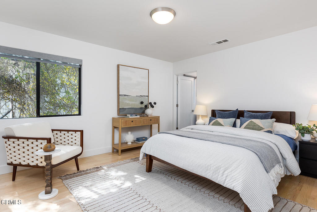 5186 La Canada Boulevard