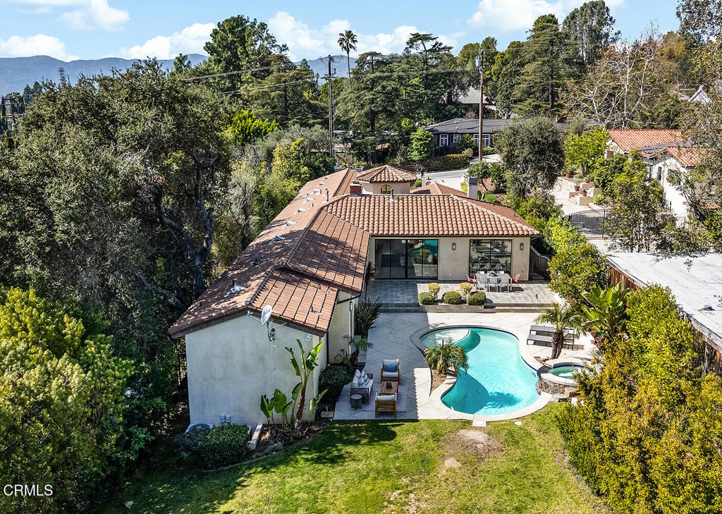 5186 La Canada Boulevard