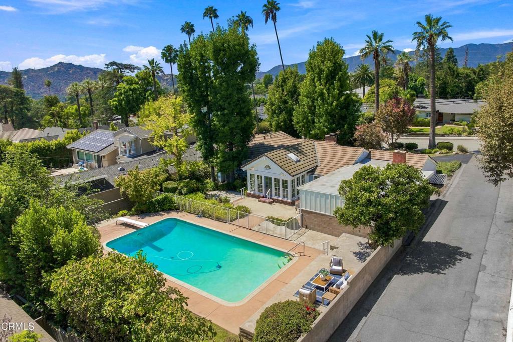 4748 La Canada Boulevard
