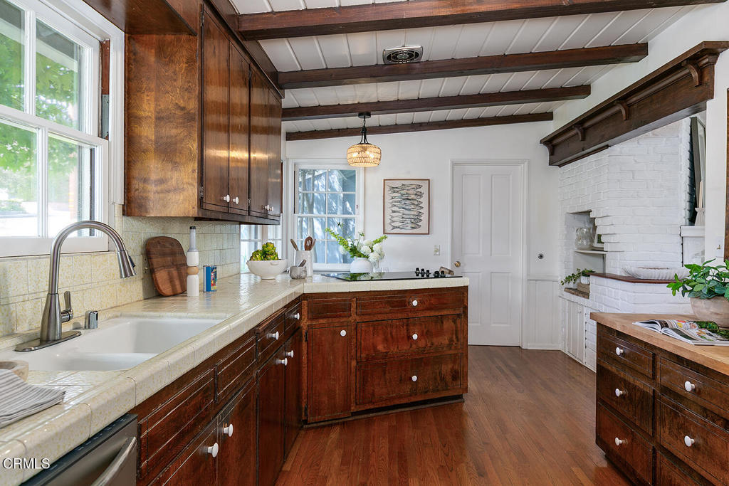4748 La Canada Boulevard