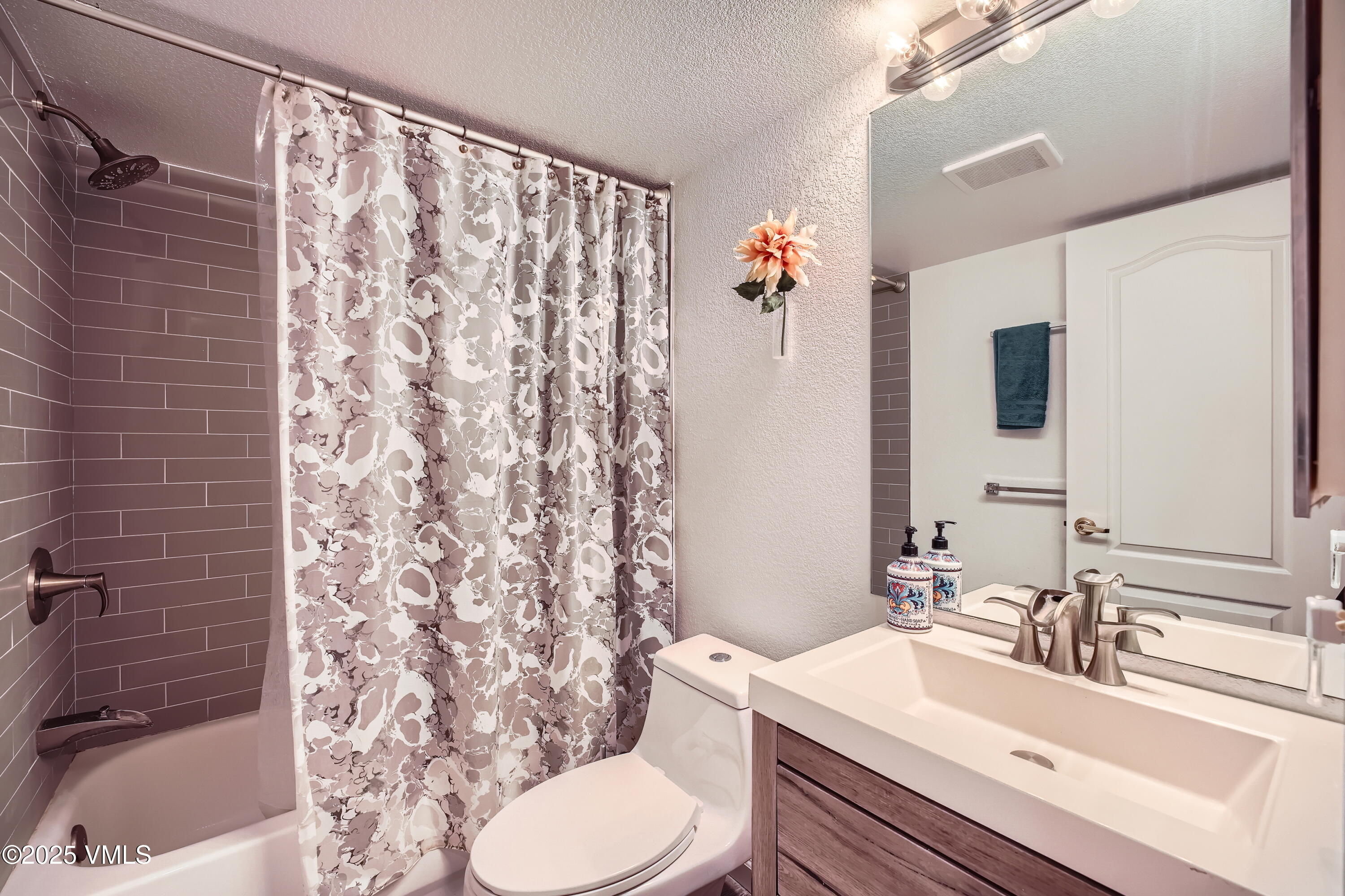 705 Crazy Horse circle Circle