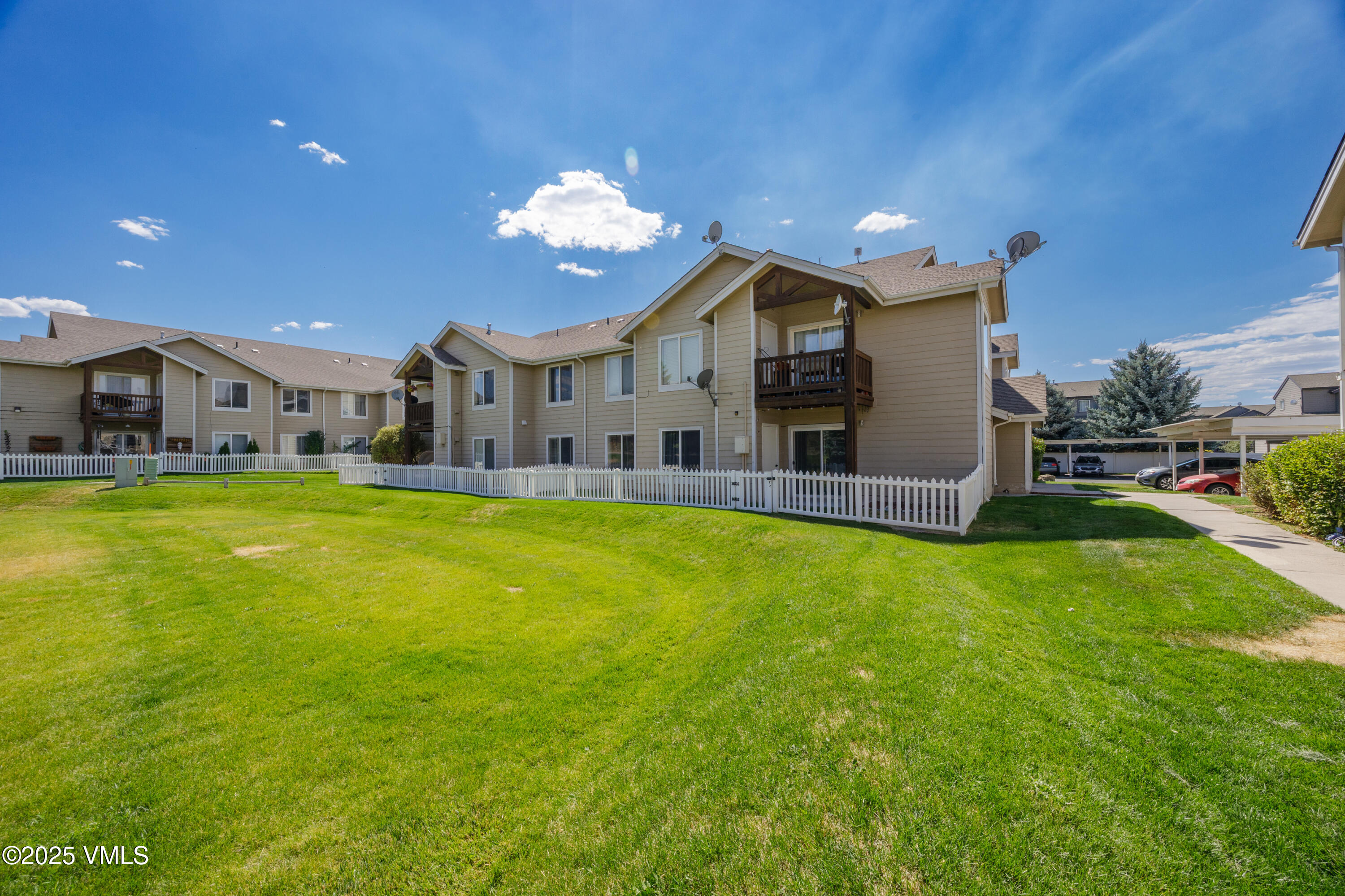 127 Jules Drive, C 101