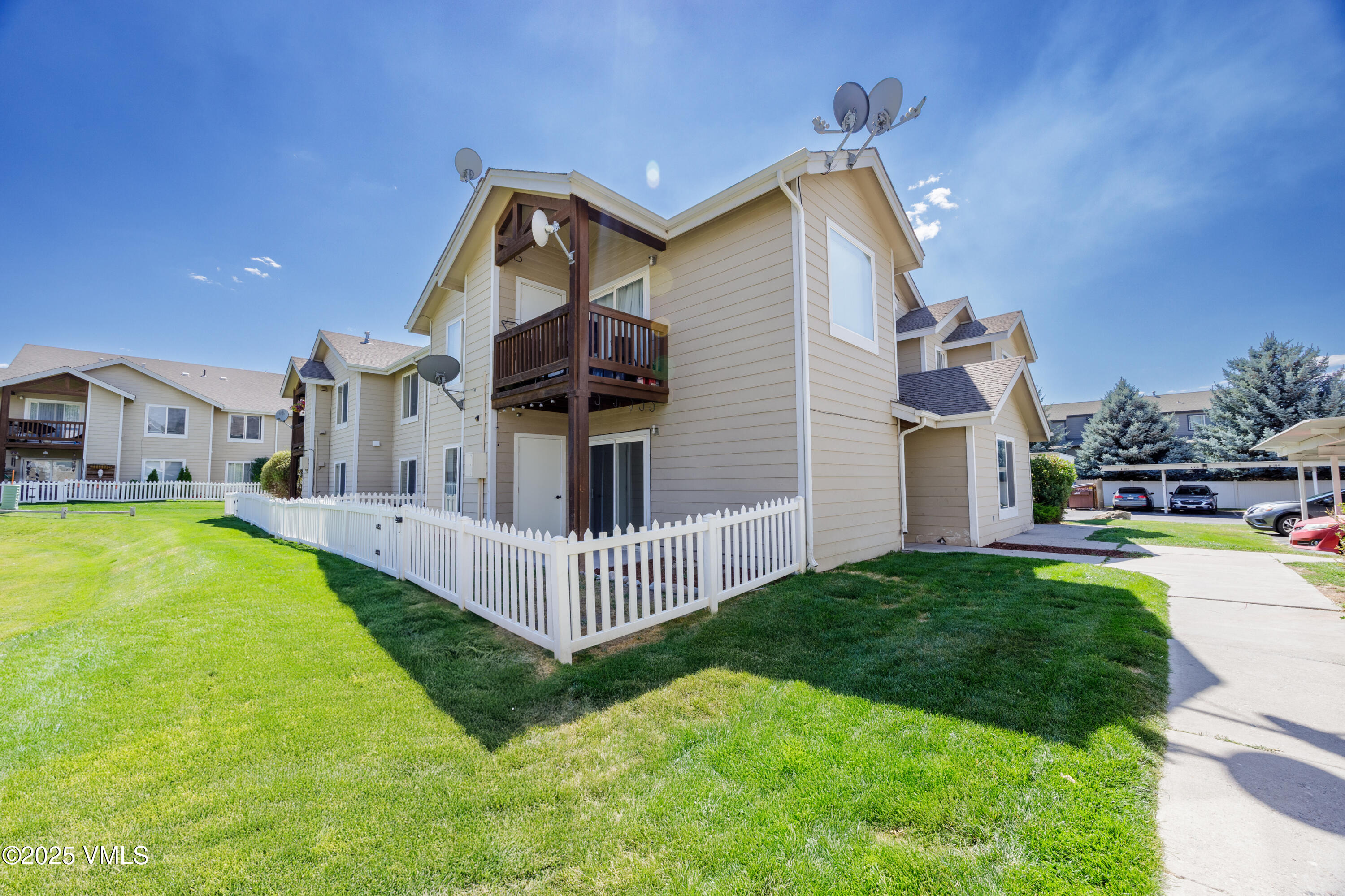 127 Jules Drive, C 101