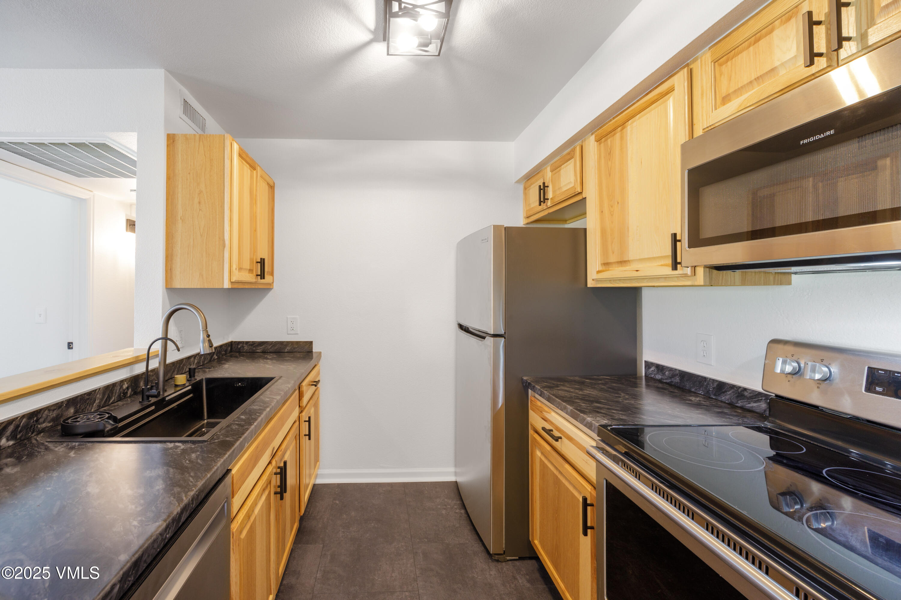 127 Jules Drive, C 101