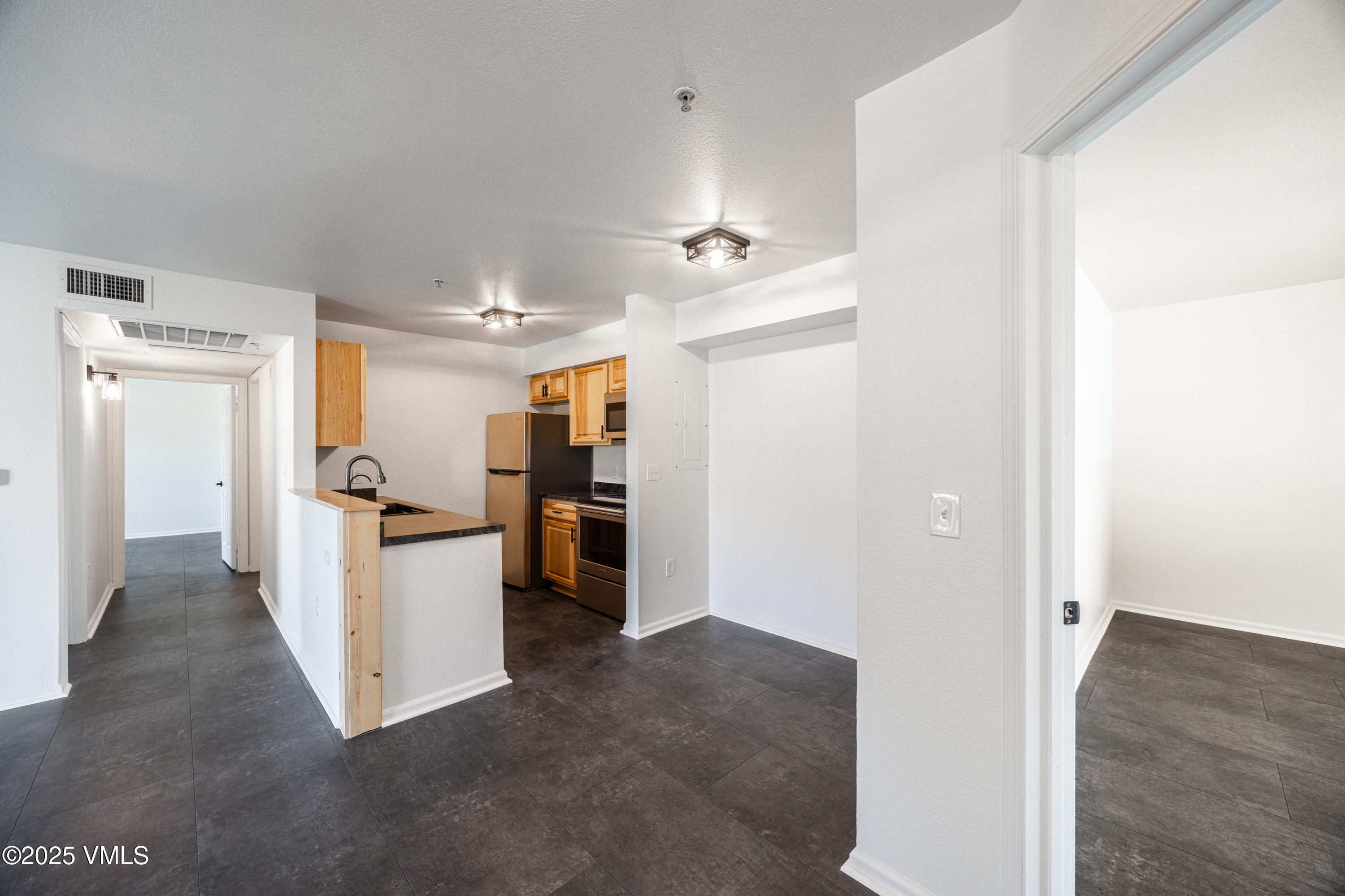 127 Jules Drive, C 101