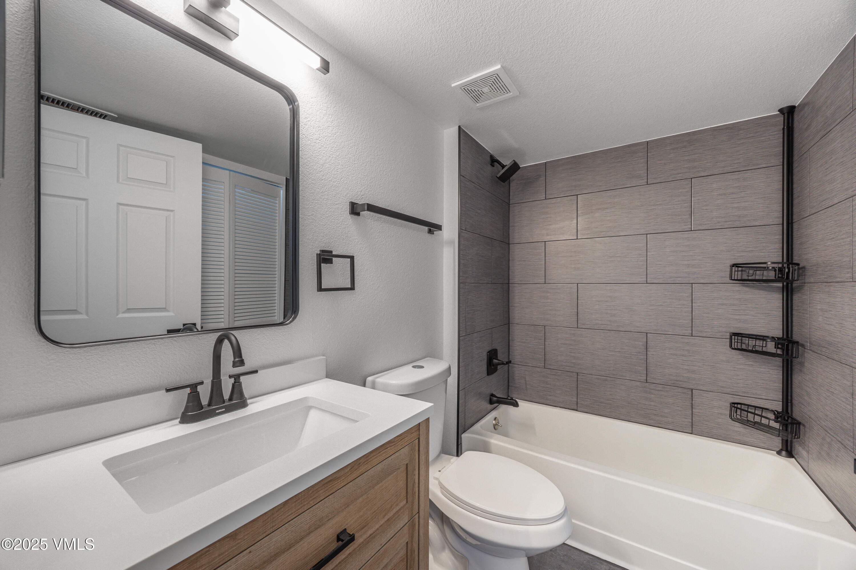 127 Jules Drive, C 101