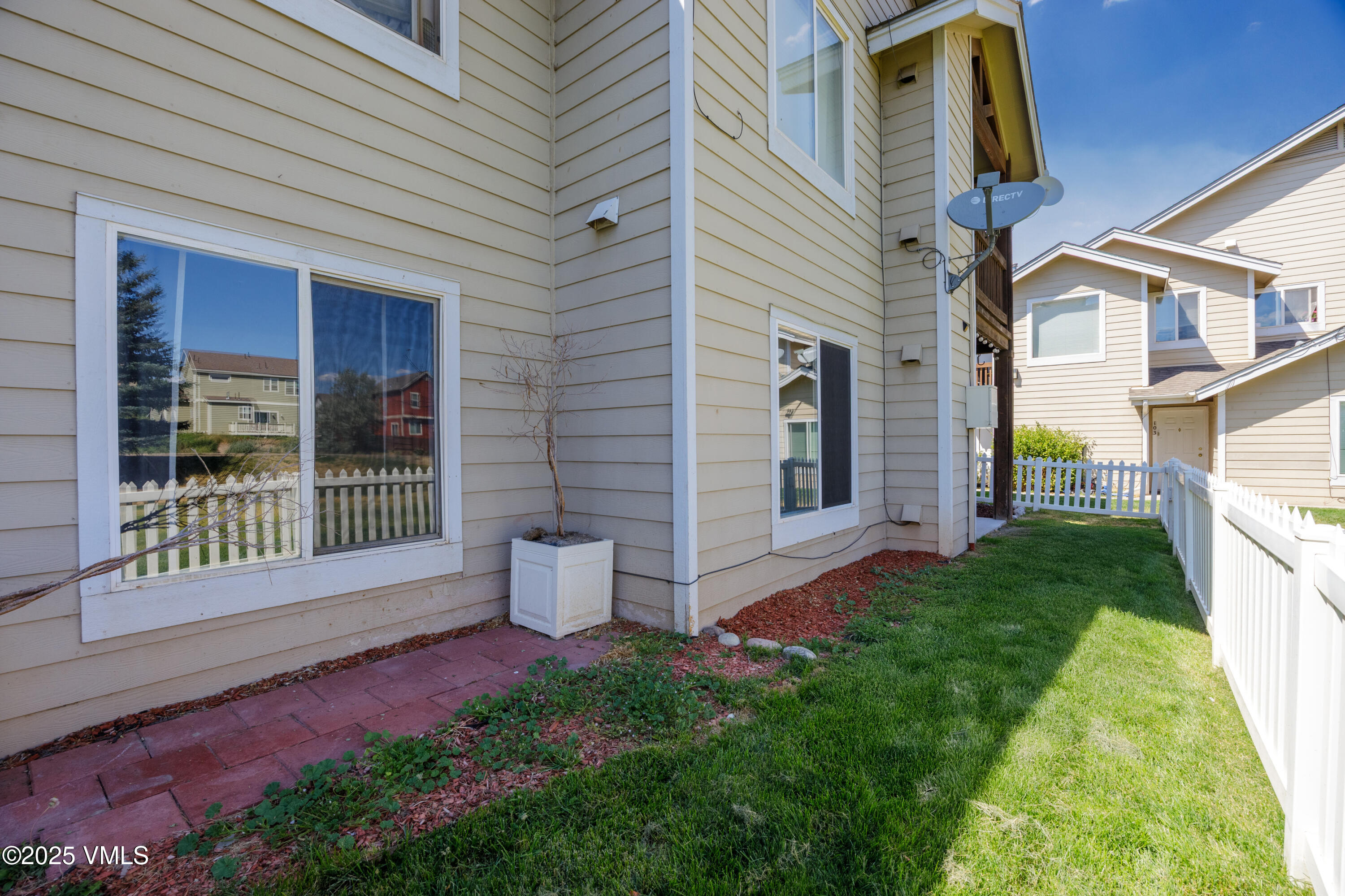 127 Jules Drive, C 101