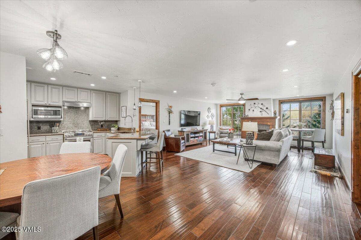 38390 Highway 6, 212