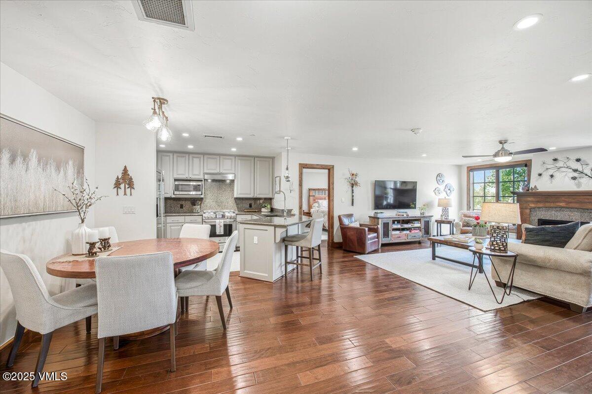 38390 Highway 6, 212