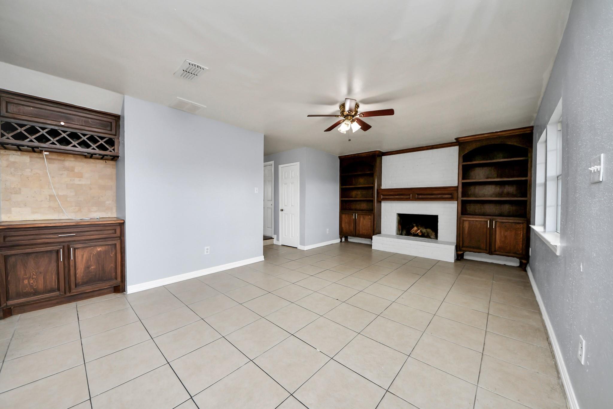 23927 Verngate Drive