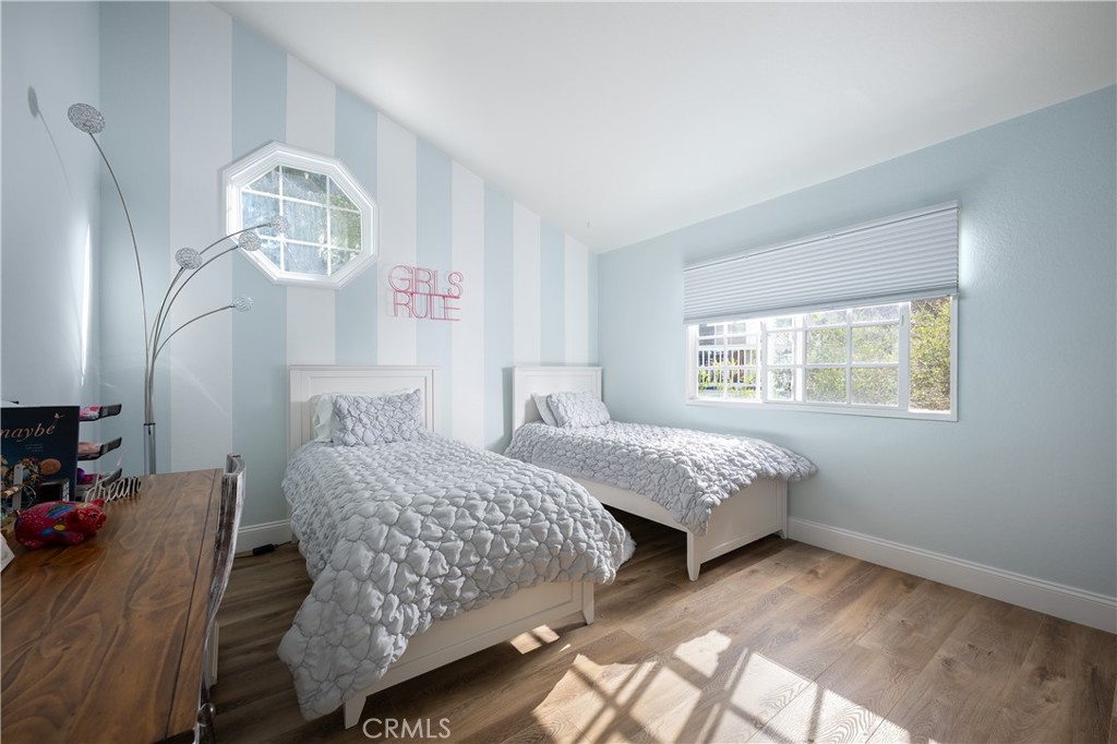 33255 Ocean 30