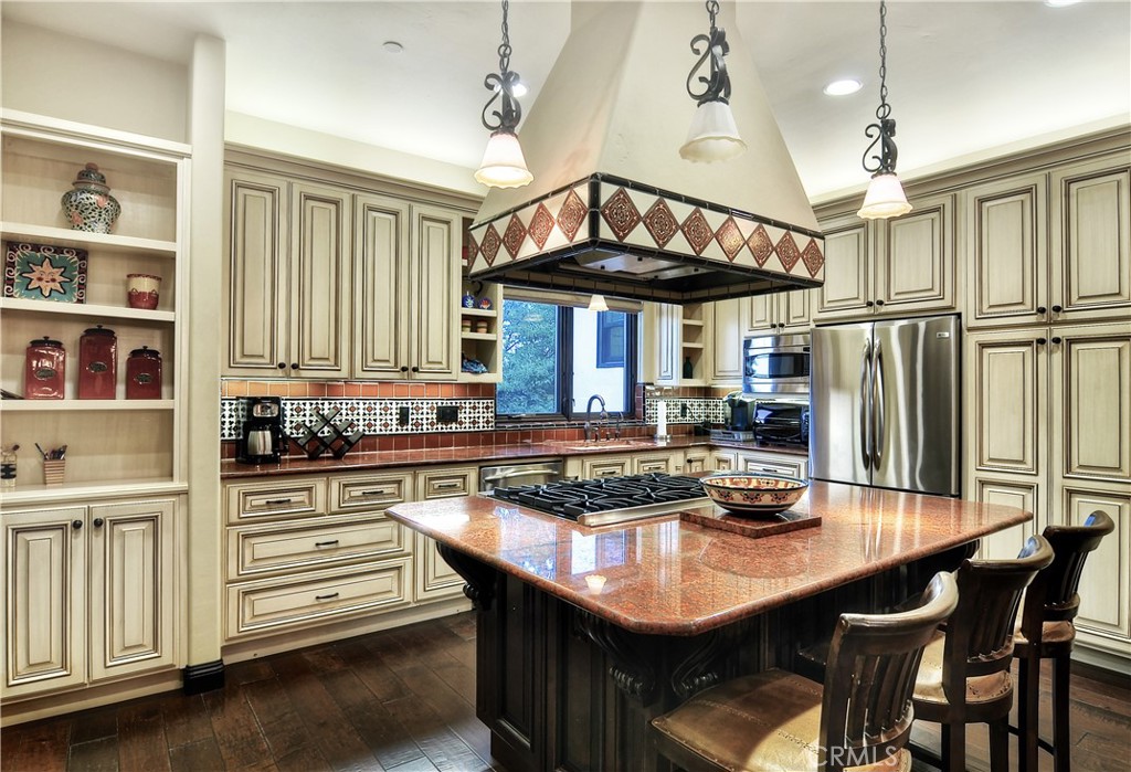 33792 Granada Dr