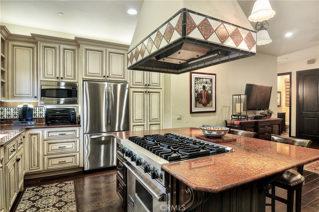 33792 Granada Dr