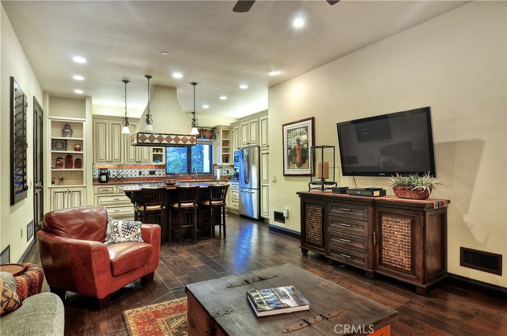33792 Granada Dr