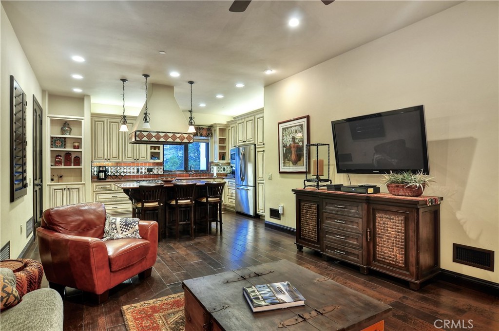 33792 Granada Dr