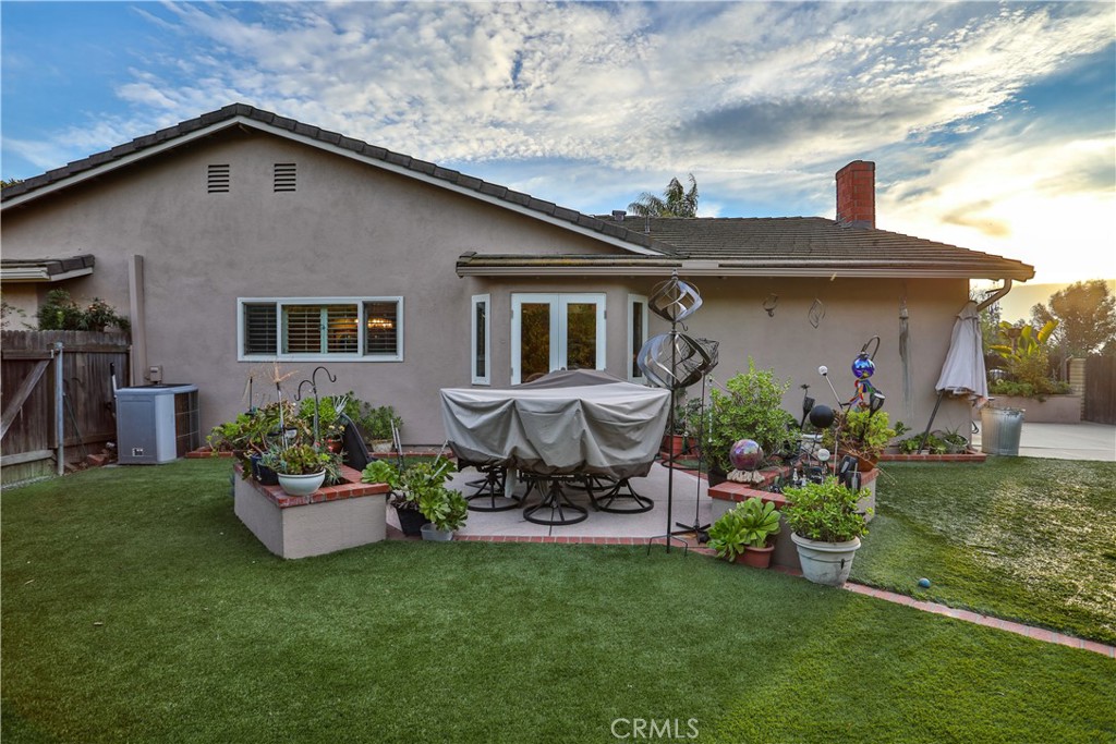 2397 N San Benito Court