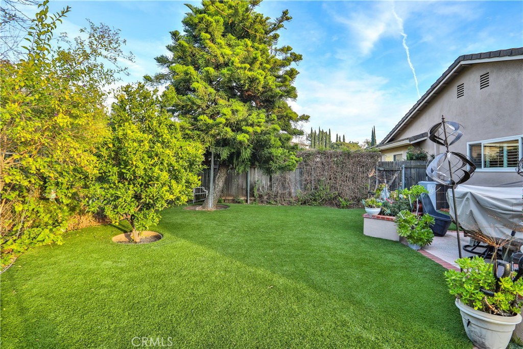 2397 N San Benito Court