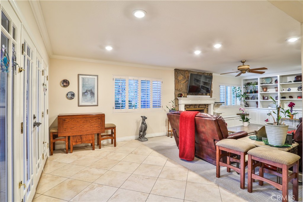 2397 N San Benito Court