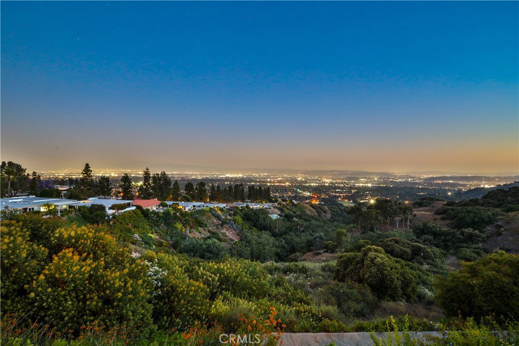 818 W Highpoint Drive