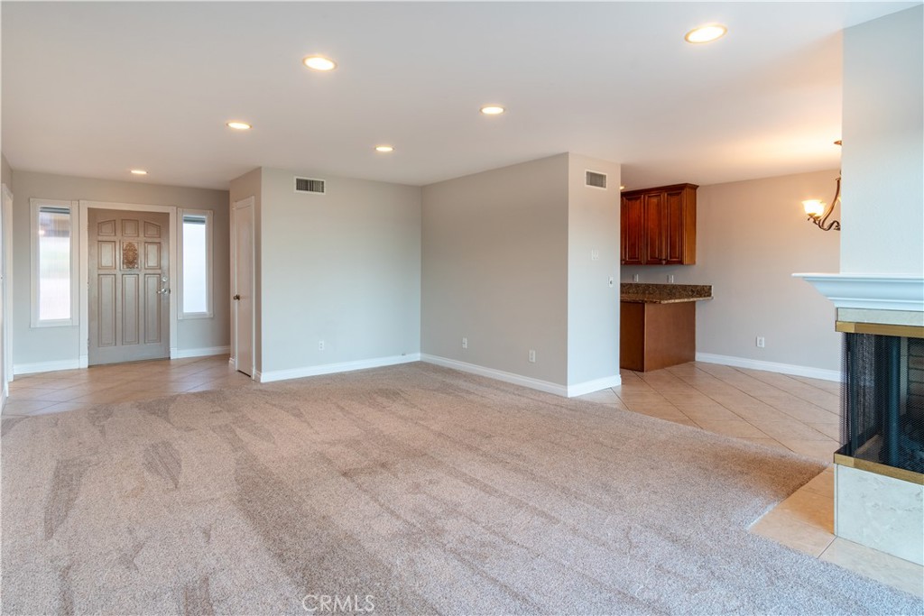 818 W Highpoint Drive