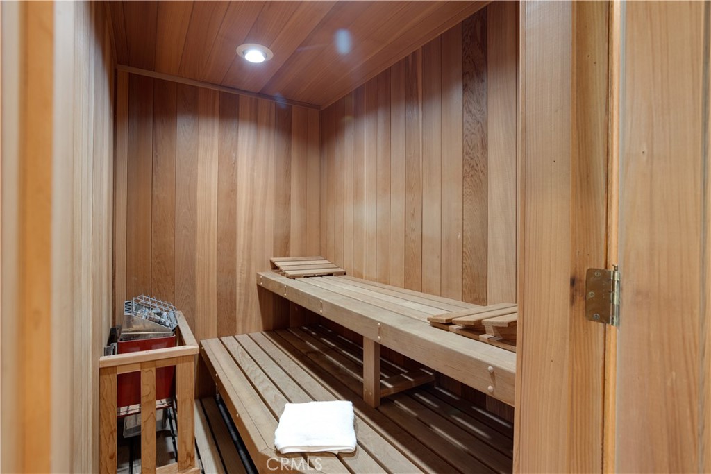 840 Peninsula Avenue