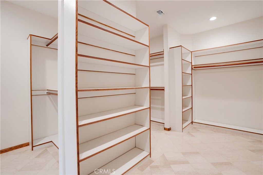 840 Peninsula Avenue