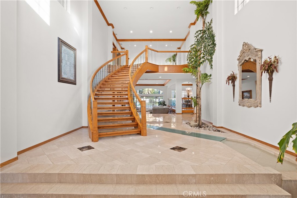 840 Peninsula Avenue