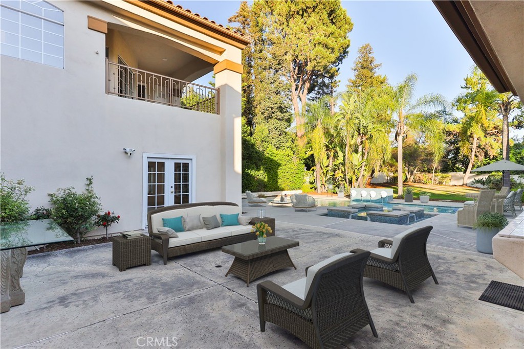 840 Peninsula Avenue