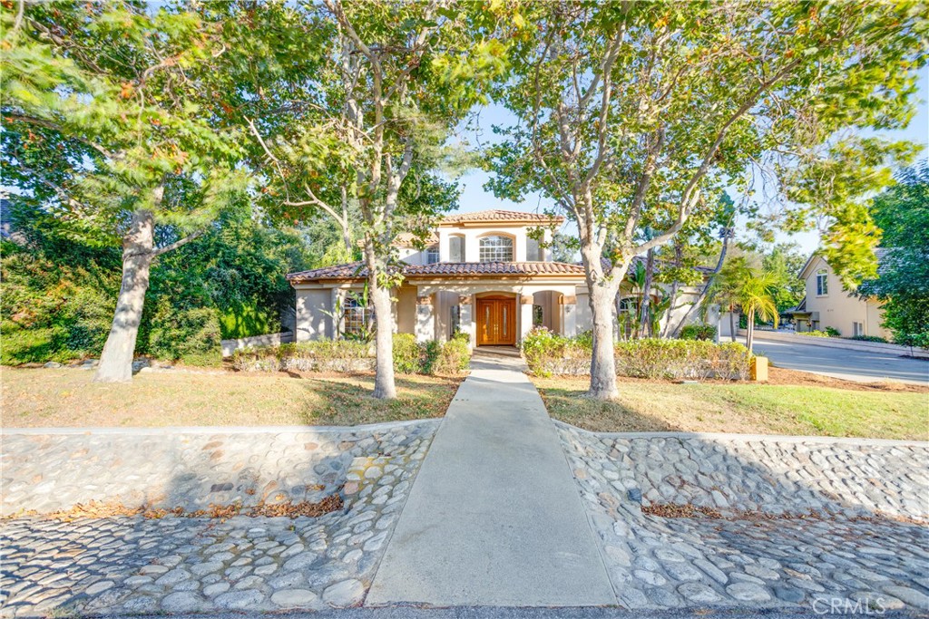 840 Peninsula Avenue