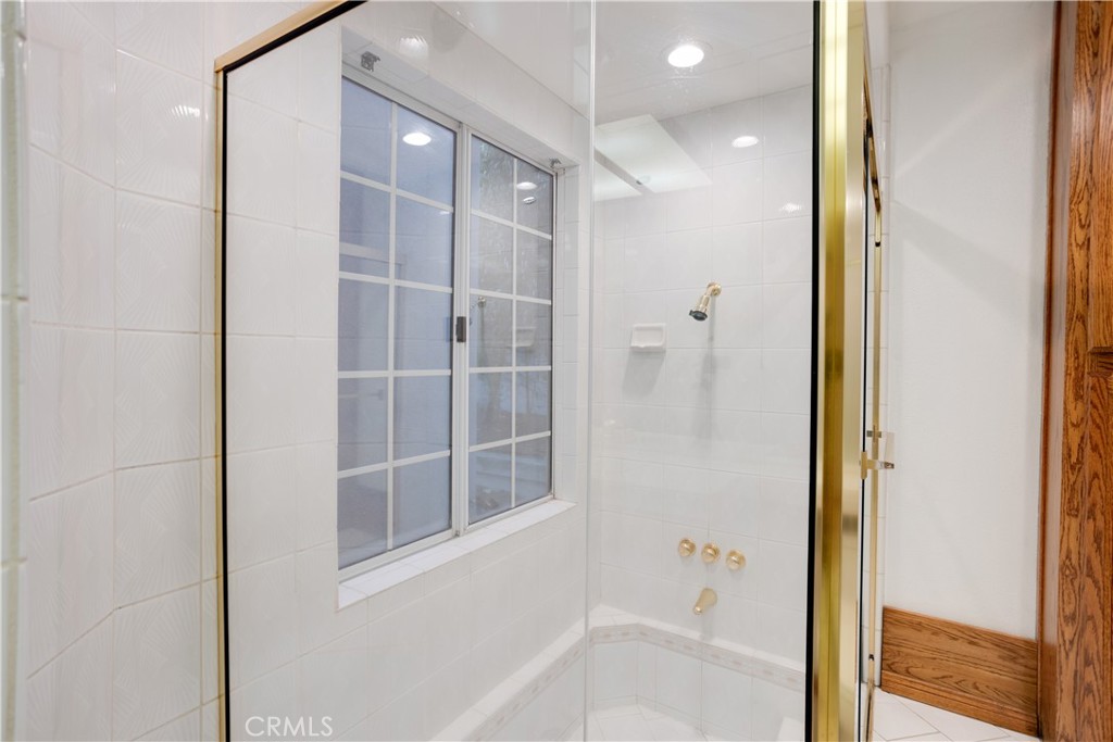 840 Peninsula Avenue