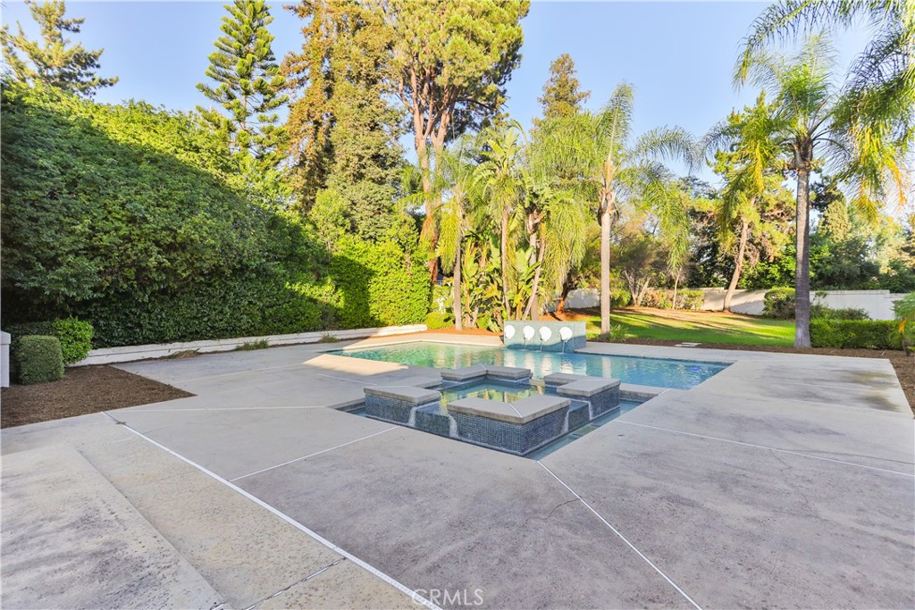 840 Peninsula Avenue