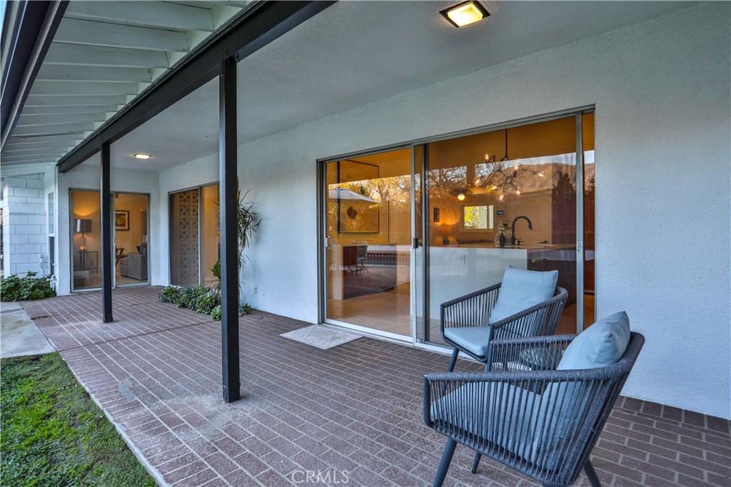 253 W Monterrey Drive