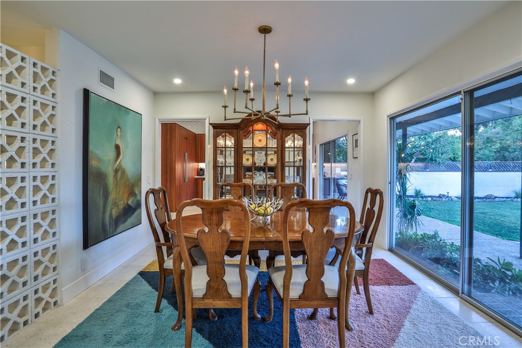 253 W Monterrey Drive