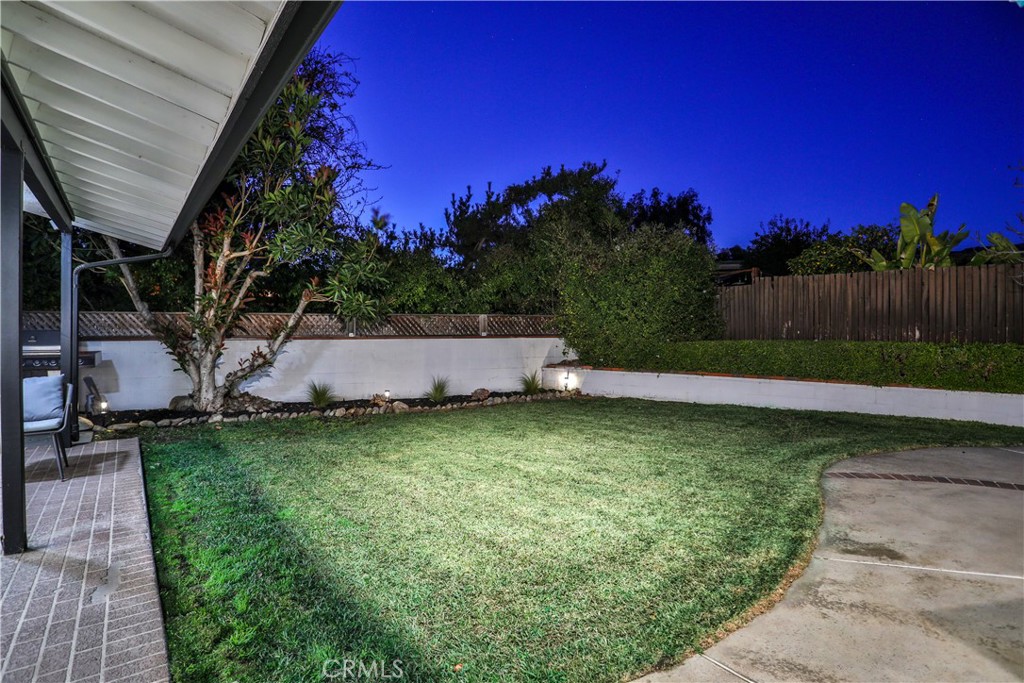 253 W Monterrey Drive