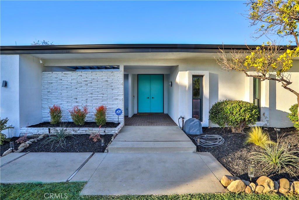 253 W Monterrey Drive