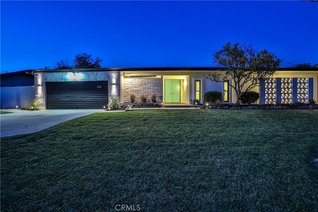 253 W Monterrey Drive