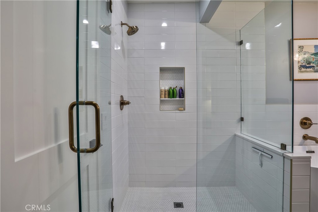 253 W Monterrey Drive