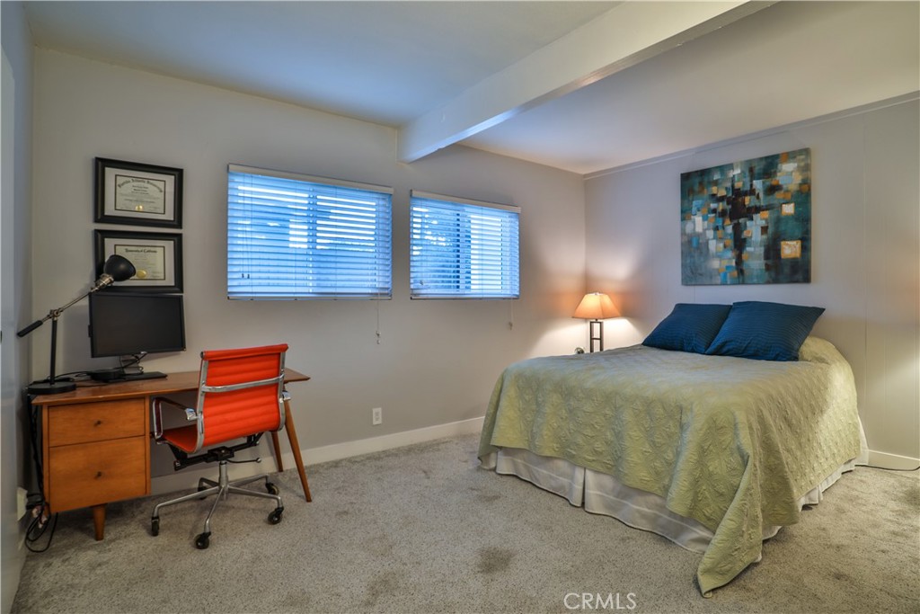 253 W Monterrey Drive