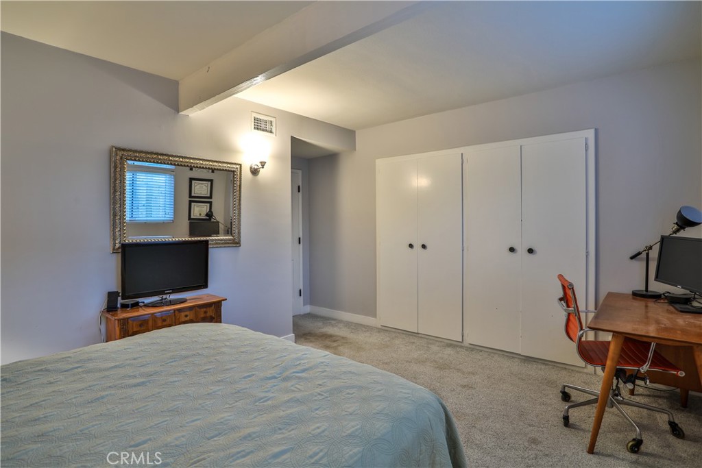 253 W Monterrey Drive