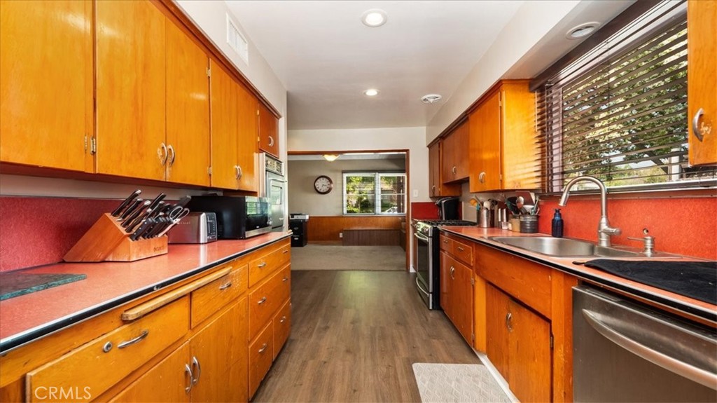 750 W 8th Street