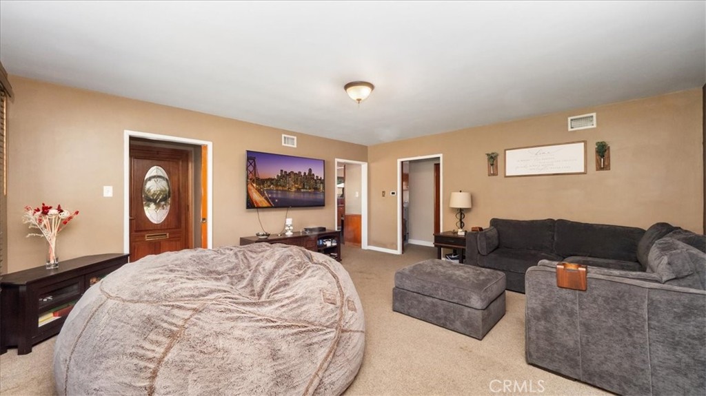 750 W 8th Street