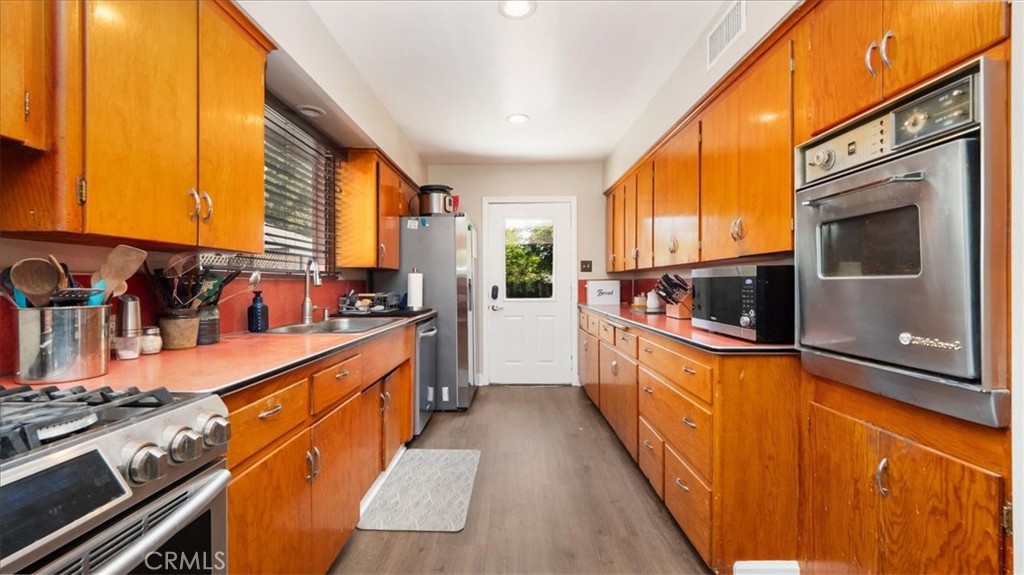 750 W 8th Street