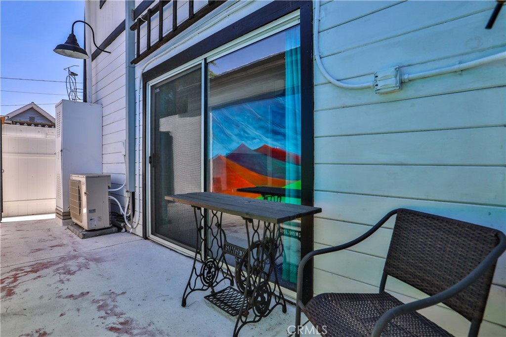 520 N Vine REAR Avenue